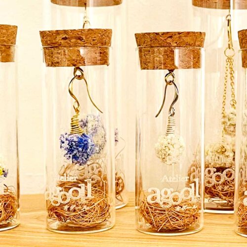 昭和村のかすみ草を使ったイヤーアクセサリー 02